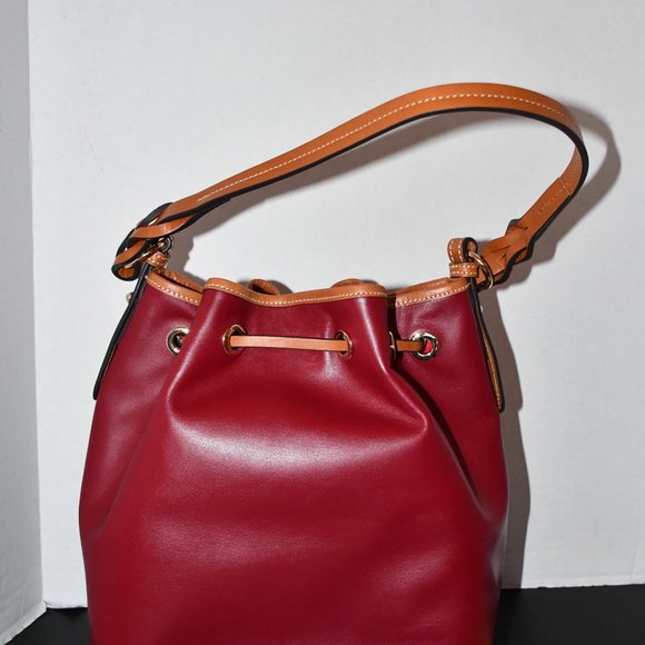 Dooney & Bourke Tasha Drawstring in Mulberry #BWXFD156 MZNA NWOUT Tags - Picture 5 of 6